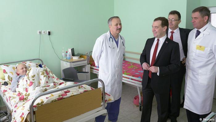 Premierminister Medwedew zu Besuch auf der Krim
