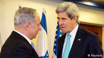 Kerry and Netanyahu shaking hands. (Photo: REUTERS/Jacquelyn Martin/Pool)