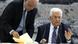 Abbas unterzeichent die Beitrittsgesuche zu den Internationalen Verträgen, Ramallah, 1.4. 2014 (Foto: AFP / Getty Images) Abbas unterzeichent die Beitrittsgesuche zu den Internationalen Verträgen, Ramallah, 1.4. 2014 (Foto: AFP / Getty Images)