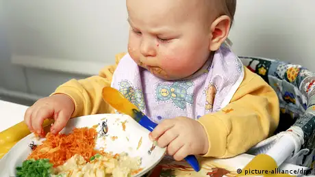 Baby beim Essen