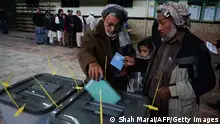 الناخبون الأفغان يدلون بأصواتهم لاختيار رئيس جديد