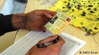 حکومت افغانستان برای ثبت نام رای دهندگان هزینه هنگفتی را به مصرف رسانده است.