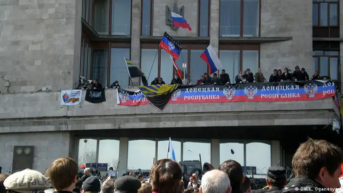 Ukraine prorussische Aktivisten besetzen Gebäude in Donetsk