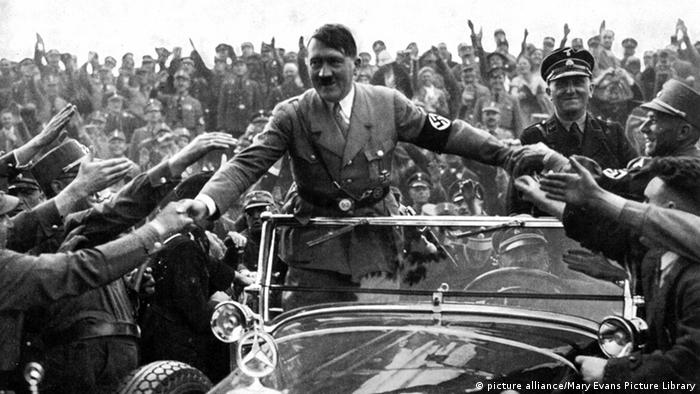 В годините след Първата световна война Хитлер се прекланя пред