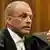Gerrie Nel, el fiscal en el juicio contra Oscar Pistorius por el asesinato de Reeva Steenkamp.