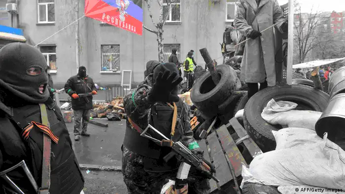 Pro-russische Demonstranten besetzen Behördegebäude in Slawiansk Ukraine