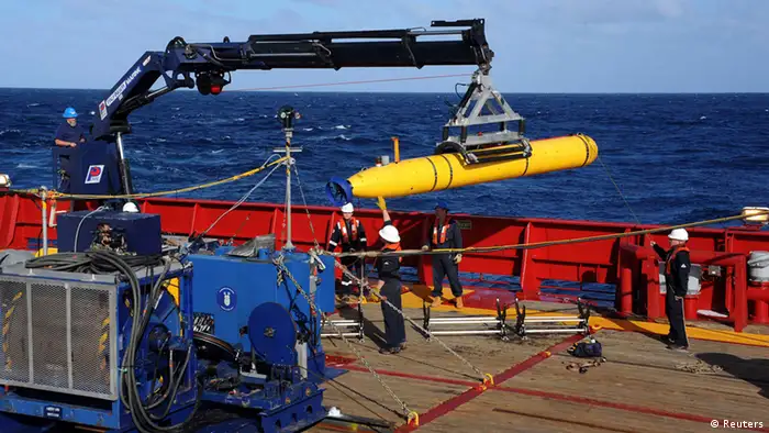 澳洲宣布改派微型潜艇蓝鳍-21进入深海中搜寻马航客机残骸
