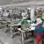Fábrica em Bangladesh: condições de trabalho no setor são especialmente graves