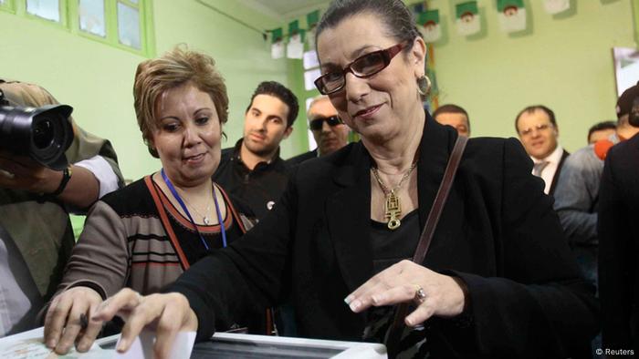 Wahlen Algerien 2014 Louisa Hanoune gibt ihre Stimme ab (Reuters)