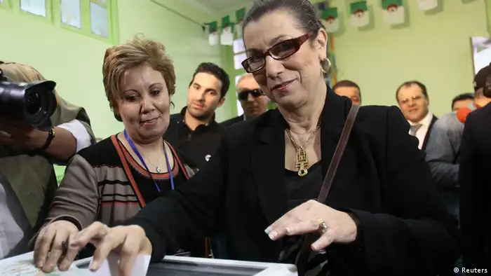 Wahlen Algerien 2014 Louisa Hanoune gibt ihre Stimme ab (Reuters)