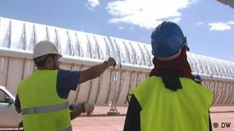 Construction of Morocco's Noor I solar power plant (c) AP Photo/Abdeljalil Bounhar