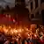 Heiliges Feuer in der Grabeskirche in Jerusalem entzündet