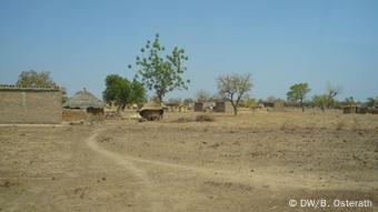 Trockenzeit in Burkina Faso (Foto: DW/Brigitte Osterath)