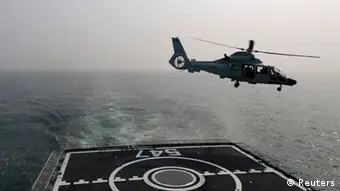 China Helikopter startet von einer Fregatte