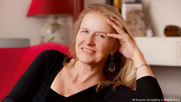 Cornelia Funke - (c) Dressler Verlag/Jörg Schwalfenberg