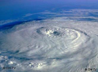 Warmer Temperatures Could Increase Storm Severity Expert Says Environment All Topics From Climate Change To Conservation Dw 25 08 2009