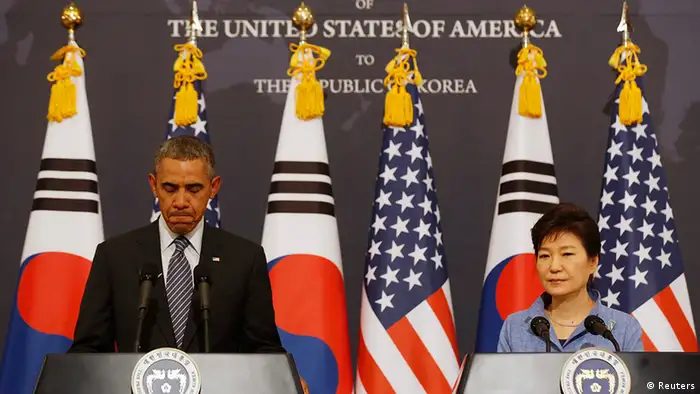 Südkorea USA Präsident Barack Obama in Seoul bei Park Geun-Hye Pressekonferenz
