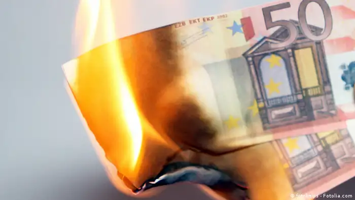 Symbolbild brennender Euroschein