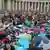 Gläubige kampieren auf dem Petersplatz (Foto: Getty Images)