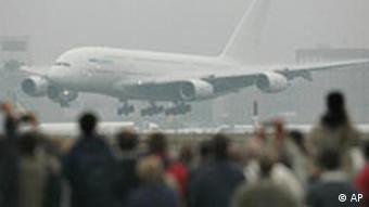 Airbus A380 landet in Frankfurt BdT