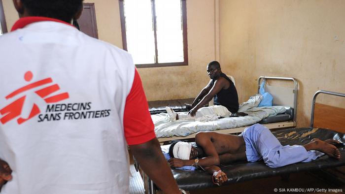 Mirarbeiter von Ärzte ohne Grenzen in einer Klinik in Bangui Foto: AFP/Getty Images)