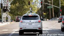 اختبار سيارة غوغل ذاتية القيادة في شوارع المدن