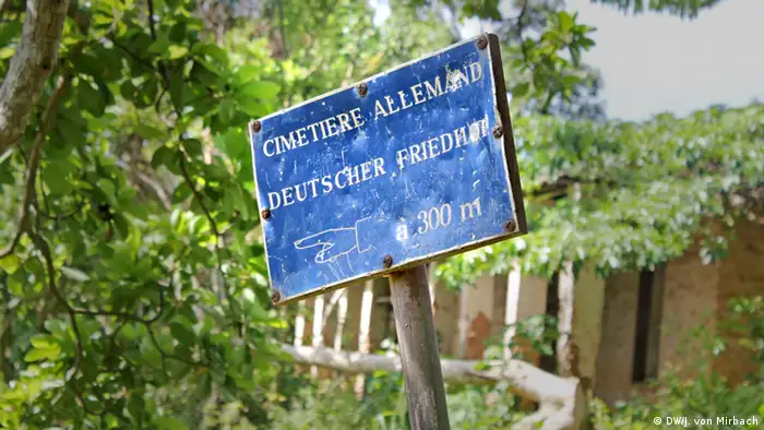 Bildergalerie Togo Erinnerungen an die deutsche Kolonialzeit deutscher Friedhof Hinweisschild