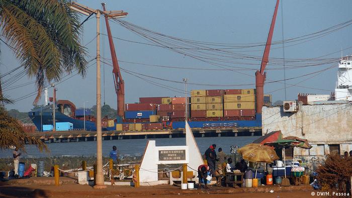 Containerschiff Guinea-Bissau