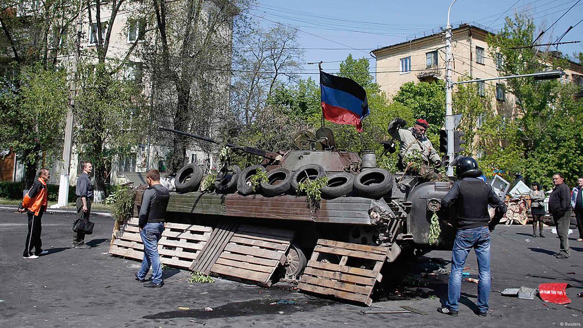 Новороссия последний час. Город Мариуполь Донецкой области Украина. Мариуполь баррикады. Баррикады в Славянске Азов и баррикады. Славянск Мариуполь 2014.