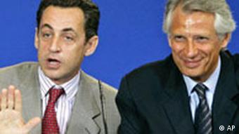 Frankreichs Premierminister Dominique de Villepin (r) und Präsidentschaftskandidat Nicolas Sarkozy, Foto: AP