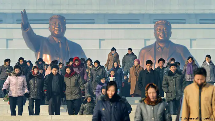 Nordkorea Bronzestatuen