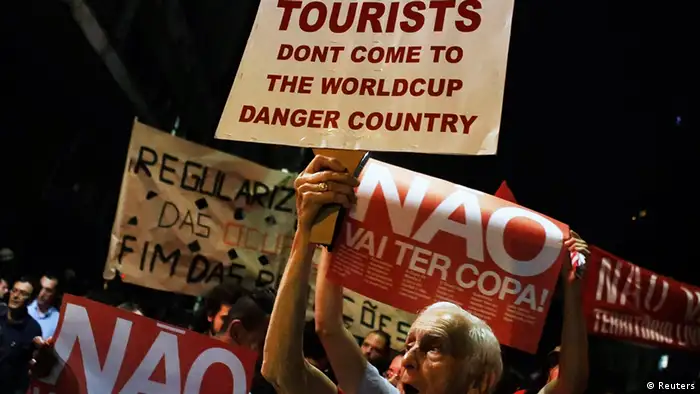 Brasilien Tumulte bei Massenproteste einen Monat vor WM Sao Paulo