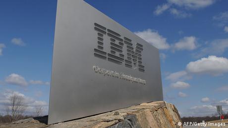 IBM Corporate Headquarters, se lee en el cartel indicativo.