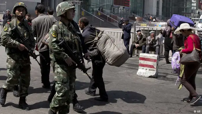 uighuren paramilitärs urumqi xinjiang china islam
