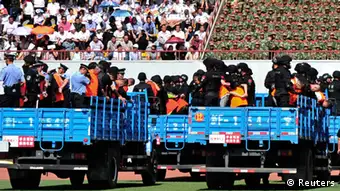 China Massenprozess gegen Uiguren im Stadion 27.05.2014