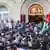 Demonstranten stürmen Präsidentenpalast in Abchasien (foto: dpa/RIA/novosti)
