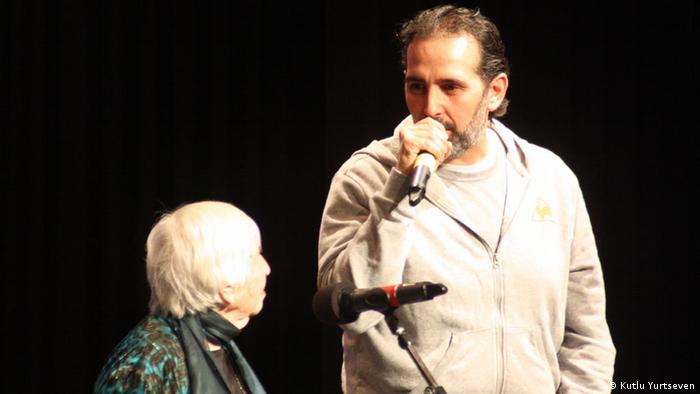 Esther Bejarano actuando con más de 90 años con Microphone Mafia.