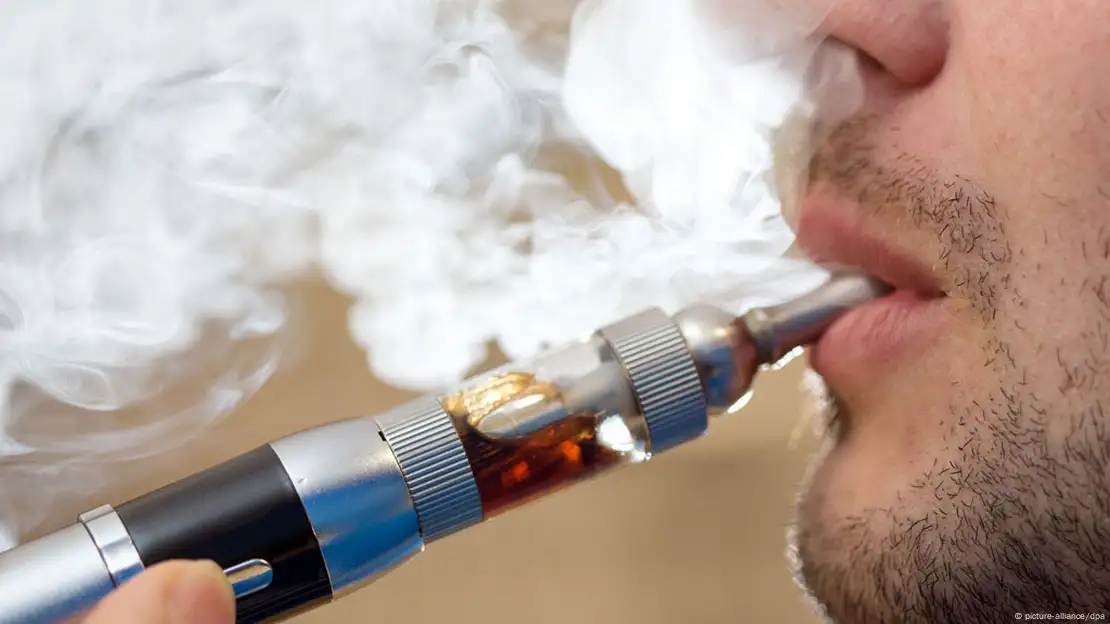 The E cigarette Ban on sale to minors in Germany DW 04 21 2015