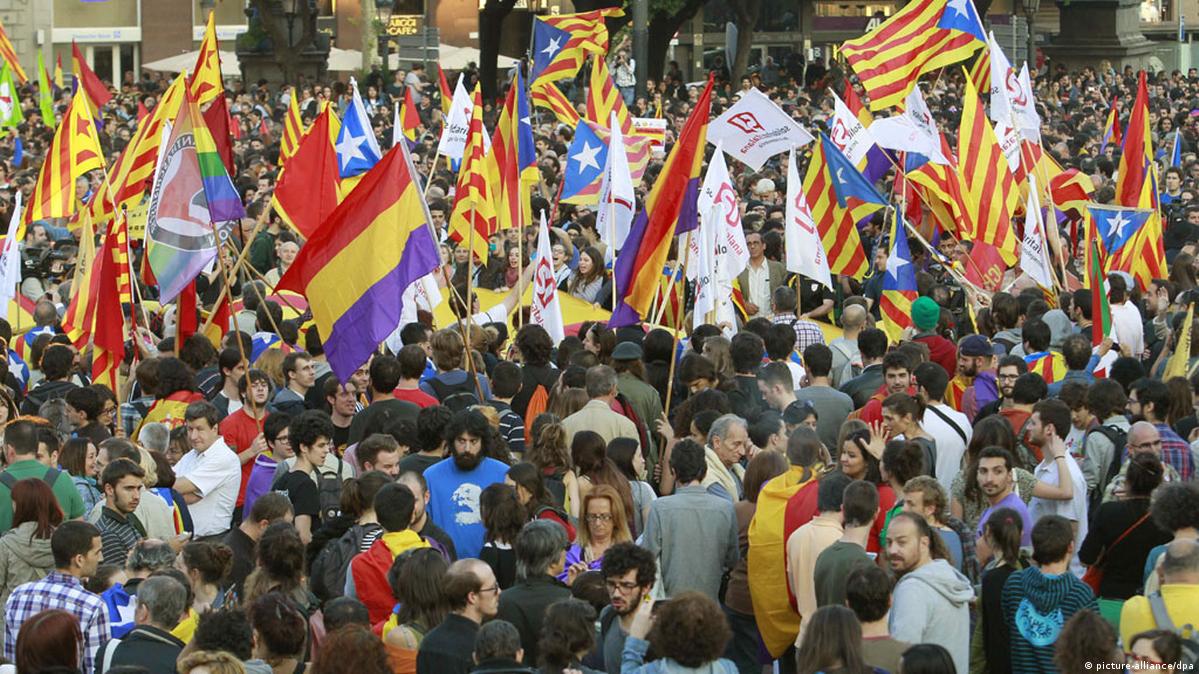 Miles de españoles se manifiestan contra la Monarquía – DW – 02/06/2014