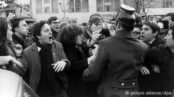 Φοιτητική διαδήλωση στο Δυτικό Βερολίνο το 1968 ενάντια στη στρατιωτικη χούντα στην Ελλάδα
