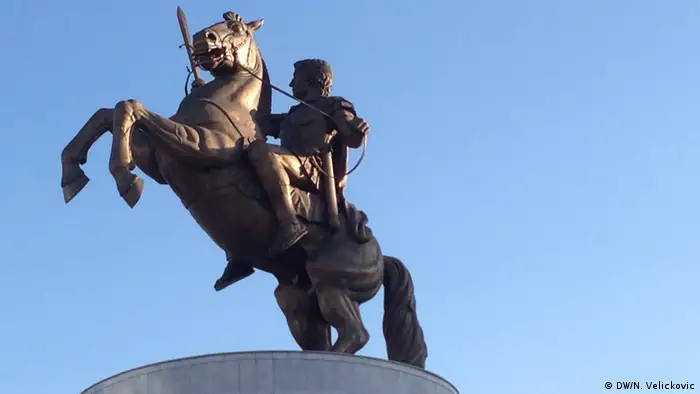 La statue du roi de Macédoine et plus grand conquérant de l'Antiquité restera-t-elle sur son socle?