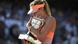 Maria Scharapowa umarmt den Siegerpokal der French Open (Foto: PASCAL GUYOT/AFP/Getty Images) Maria Scharapowa umarmt den Siegerpokal der French Open (Foto: PASCAL GUYOT/AFP/Getty Images)