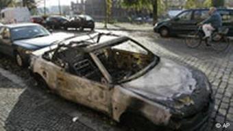 Ausgebranntes Auto in Berlin