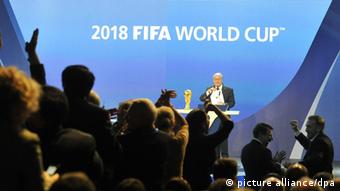 FIFA-Präsident Joseph Blatter zieht Russland als Gastgeber der WM 2018 (Foto: Alexander Vilf/Novosti)