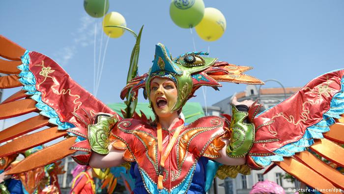 Straßenparade zum Karneval der Kulturen in Berlin 8.6.2014 (picture-alliance/dpa)