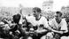 Com a taça: Fritz Walter, capitão do título mundial alemão, e Horst Eckel, último campeão ainda vivo Com a taça: Fritz Walter, capitão do título mundial alemão, e Horst Eckel, último campeão ainda vivo