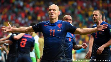 Com golaços, Holanda atropela Espanha e vinga final perdida de