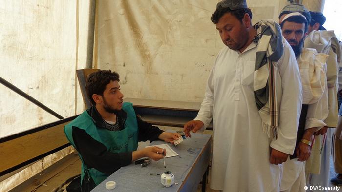 Afghanistan Stichwahl für das Präsidentenamt 14.6.2014 (DW/Speasaly)