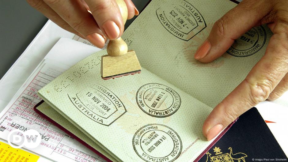 Inside Europe - Fake passports in Turkey – DW – 09/03/2015