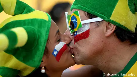 FIFA WM 2014 Chile Fans Kuss